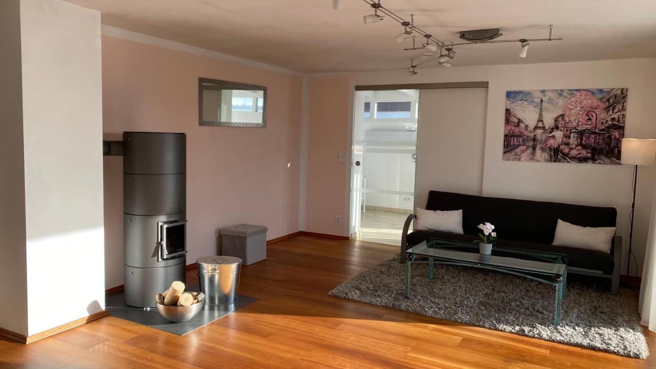 Fewo Luxus Wohnung Im Eigenen Ferienhaus, 120 Qm, Naehe Regensburg Mit Balkon, Terrasse & Garten, Gute Zuganbindung Laber Eksteriør billede