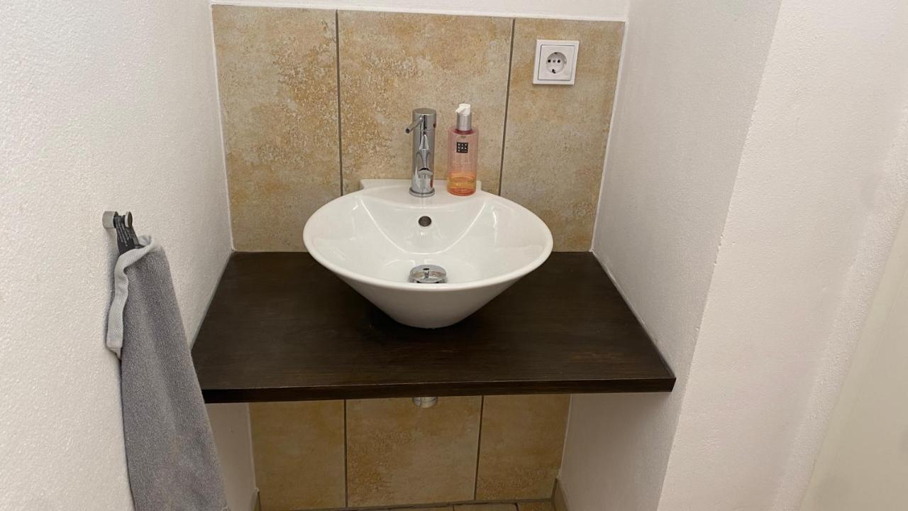Fewo Luxus Wohnung Im Eigenen Ferienhaus, 120 Qm, Naehe Regensburg Mit Balkon, Terrasse & Garten, Gute Zuganbindung Laber Eksteriør billede