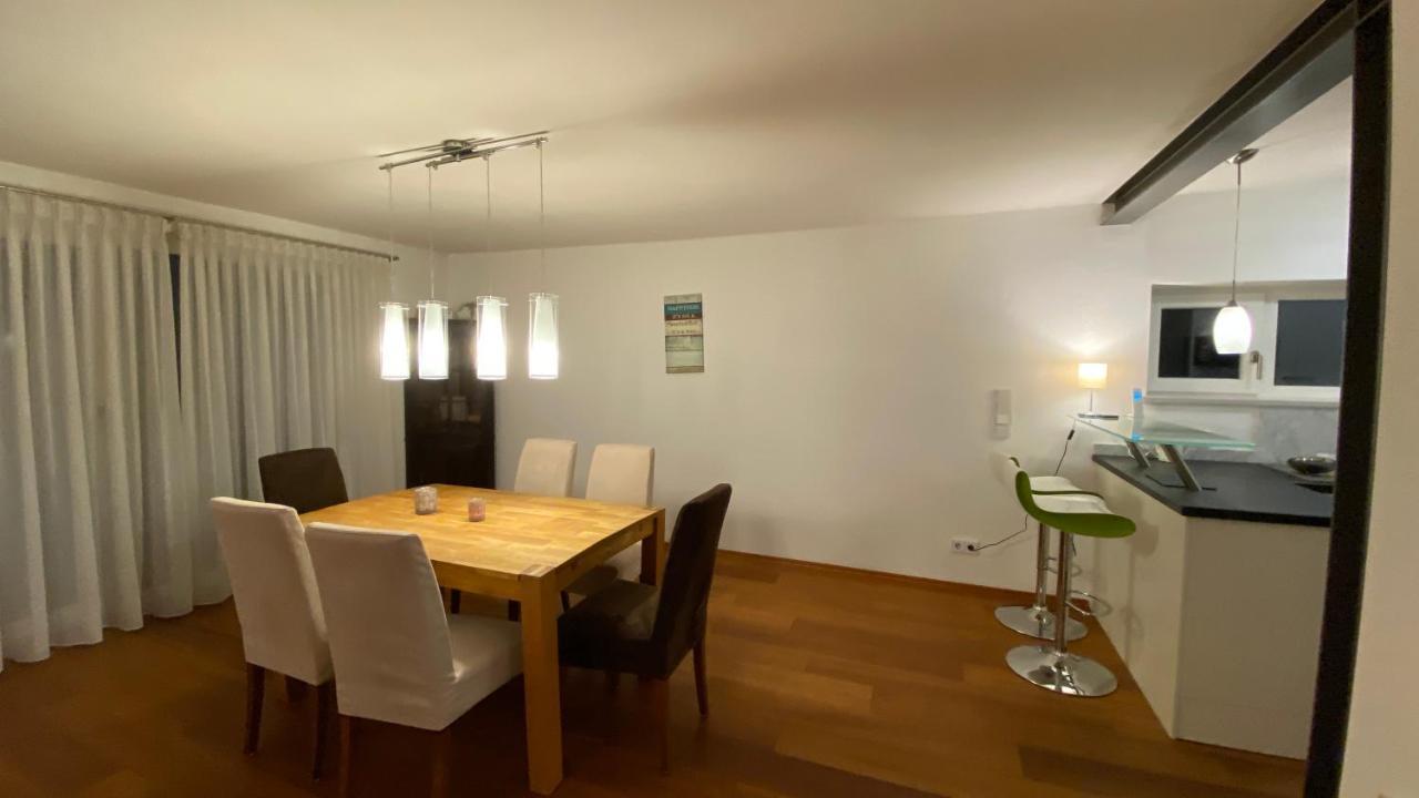 Fewo Luxus Wohnung Im Eigenen Ferienhaus, 120 Qm, Naehe Regensburg Mit Balkon, Terrasse & Garten, Gute Zuganbindung Laber Eksteriør billede