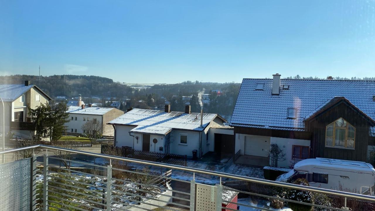 Fewo Luxus Wohnung Im Eigenen Ferienhaus, 120 Qm, Naehe Regensburg Mit Balkon, Terrasse & Garten, Gute Zuganbindung Laber Eksteriør billede